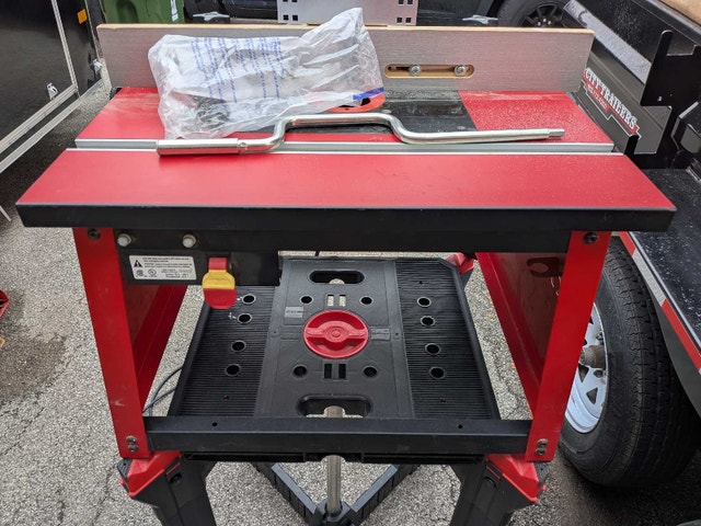 Freud 2-1/4 HP Router with Table - photo 4
