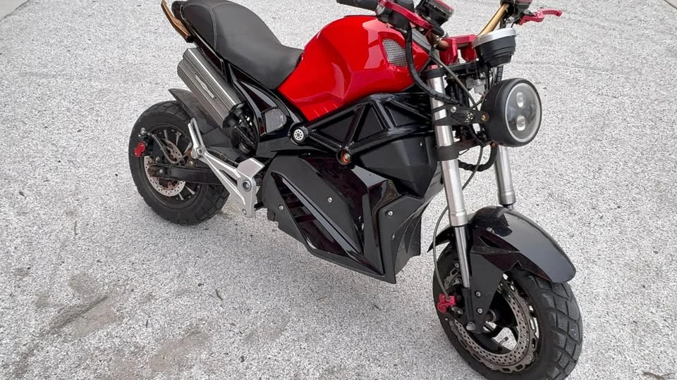 2024 Ducati Superbike - photo 3