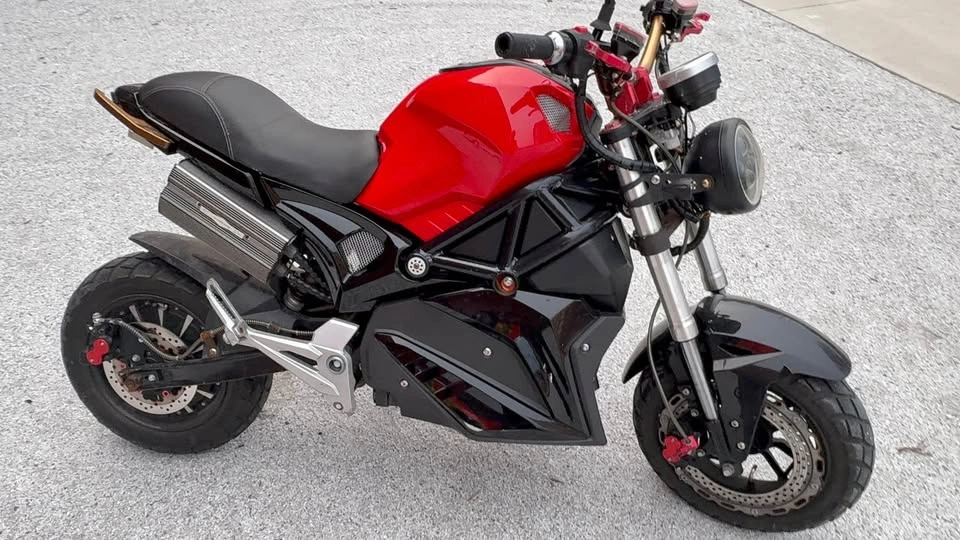 2024 Ducati Superbike - photo 4