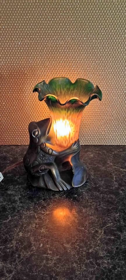 Frog Tulip Tiffany Lamp Brass Blown Glass Vintage Rare
