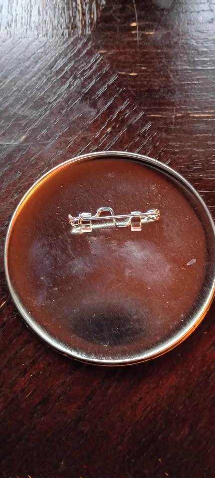 News 4 Buffalo Early 2000s Oversized Pin Rare - photo 2