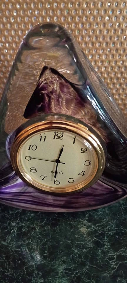 Cathiness Glass Triangular Clock Vintage As Is - photo 2