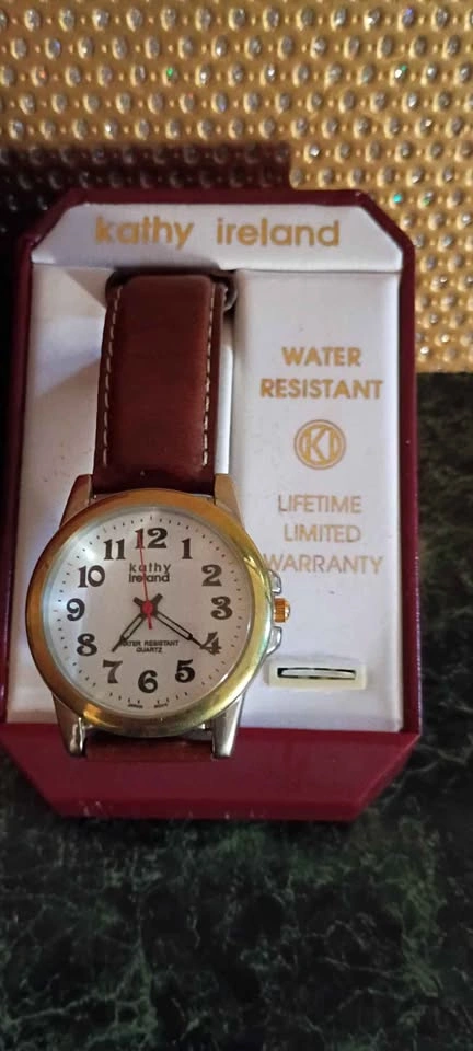 Kathy Ireland Vintage Leather Band Watch w Box 90s As Is - photo 2