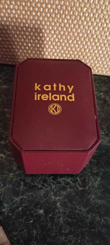 Kathy Ireland Vintage Leather Band Watch w Box 90s As Is - photo 5