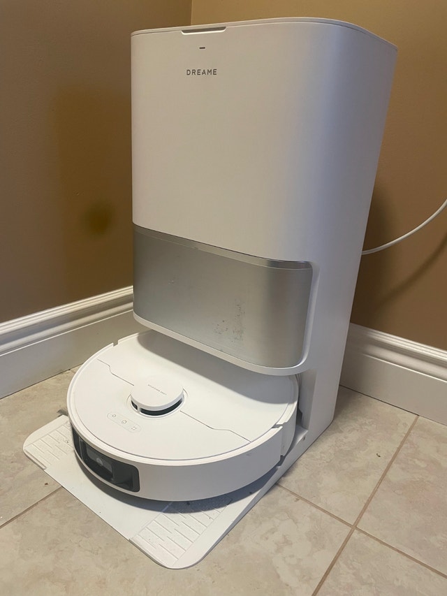 Dreame L40 Ultra Gen 2 - Self Emptying Vacuum and Mop - photo 3