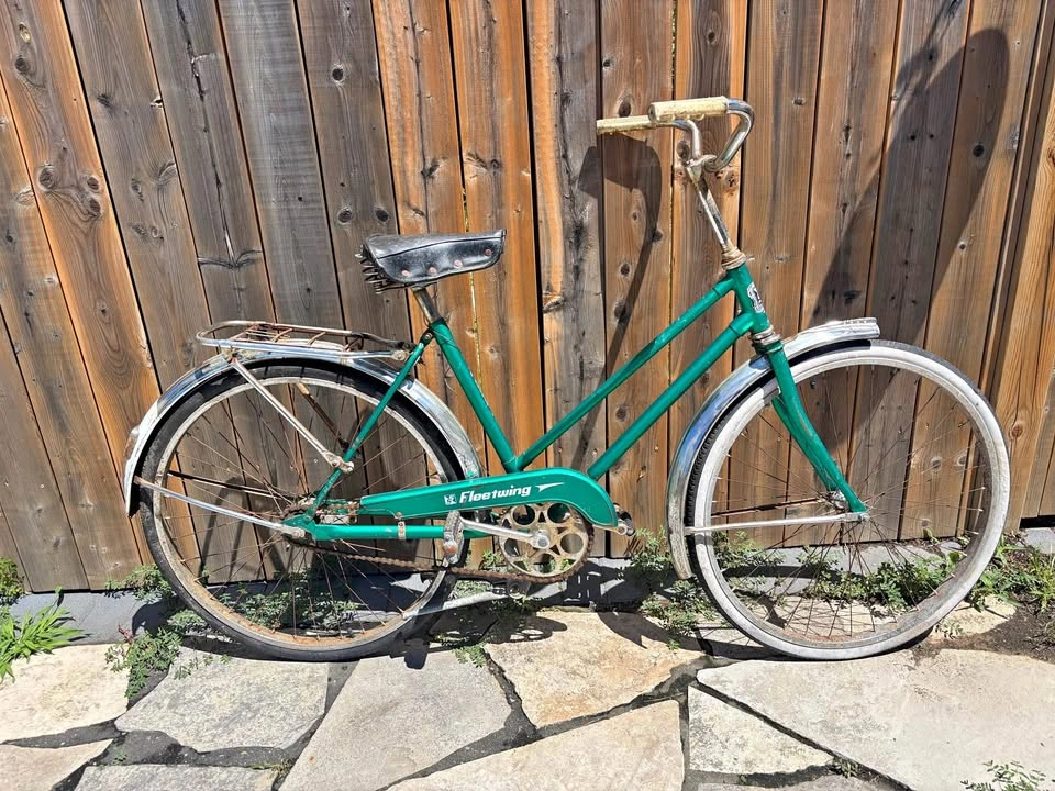 Vintage 700c Green Road Bike