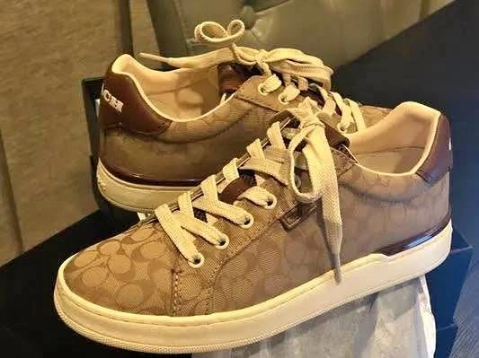 Coach Signature Sneakers – Like New! – EUR 38.5 / US 8 Women’s