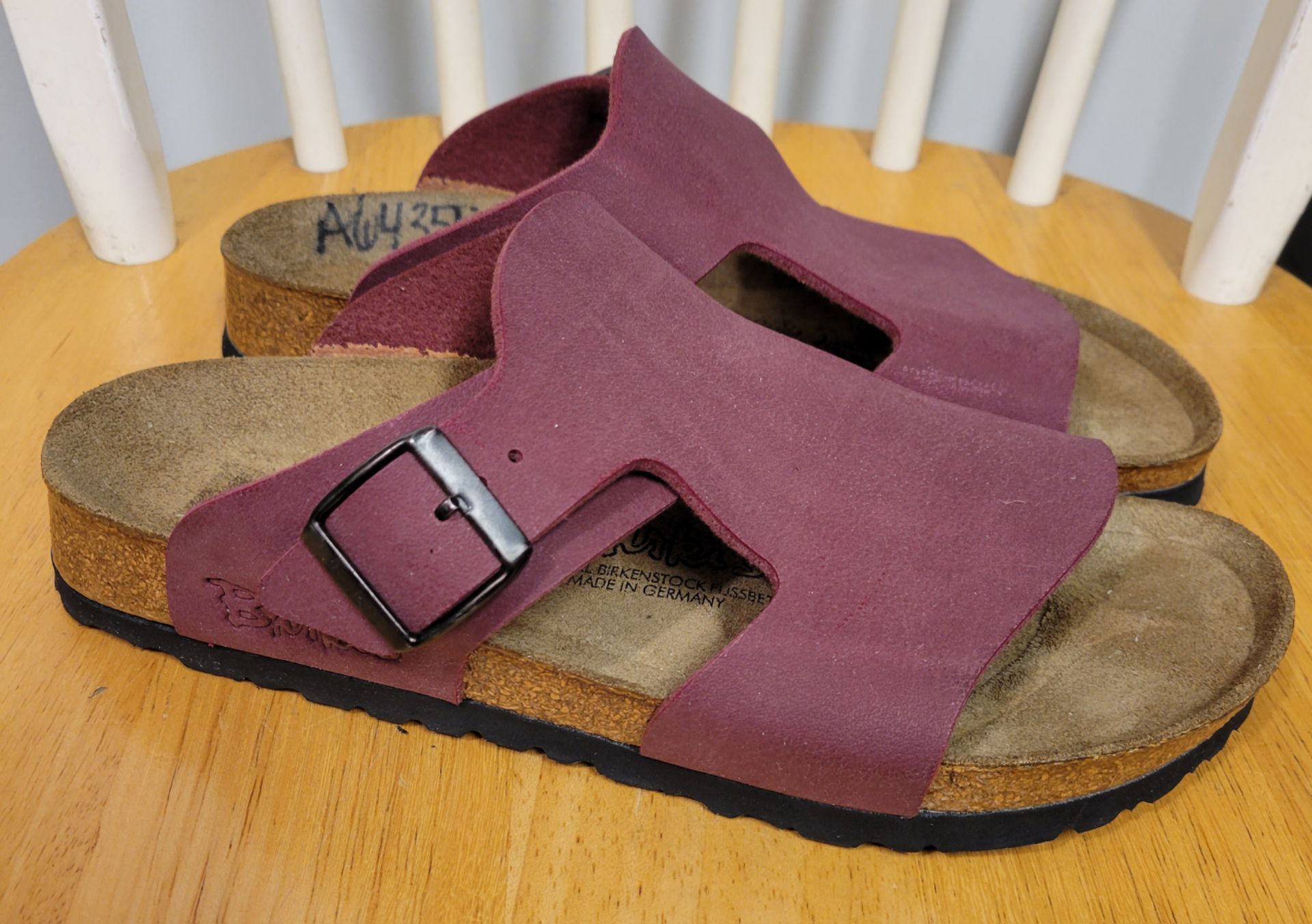 Birkis by Birkenstock Burgundy women's sandals size 8 / Excellen