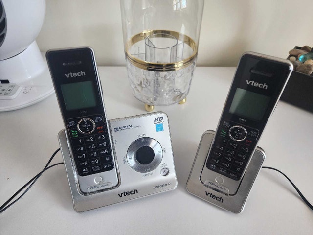 VTech Digital Answering System with 2 Handsets