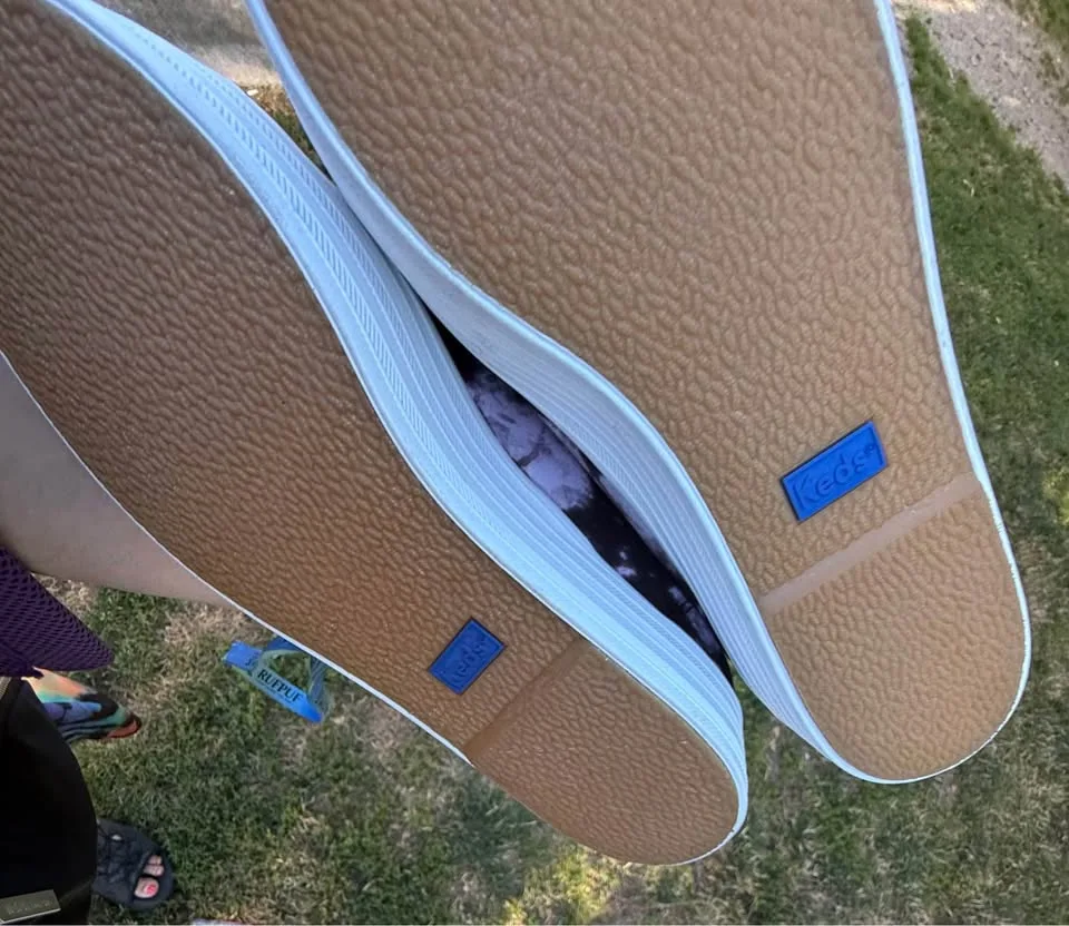 Women's size 9 Keds image indicator(3)