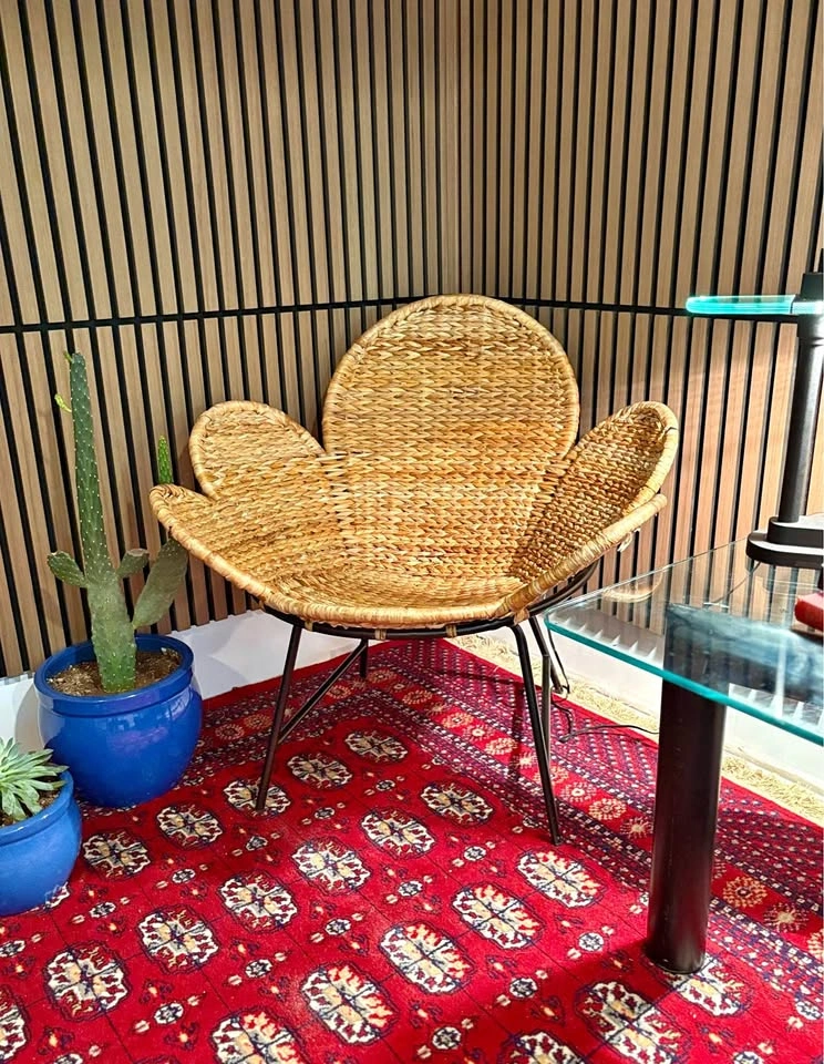 VINTAGE MCM WOVEN DAISY JUTE ACCENT CHAIR!