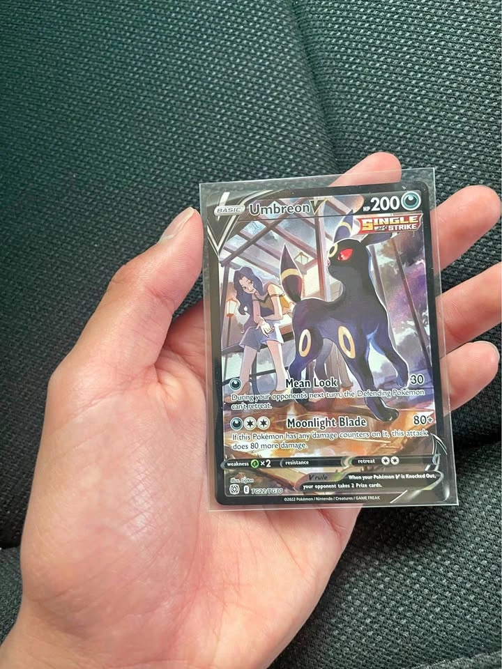 Pokémon card Umbreon V Brilliant stars TG22/TG30