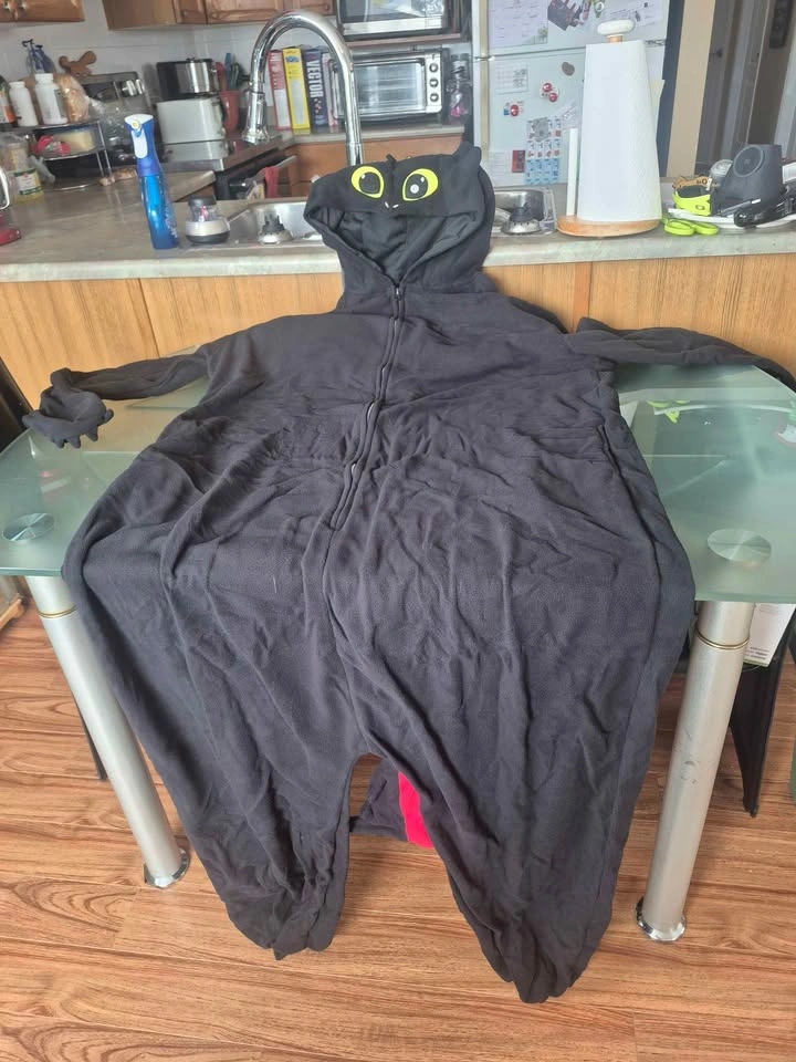 Adult Toothless Onesie 2XL - photo 2