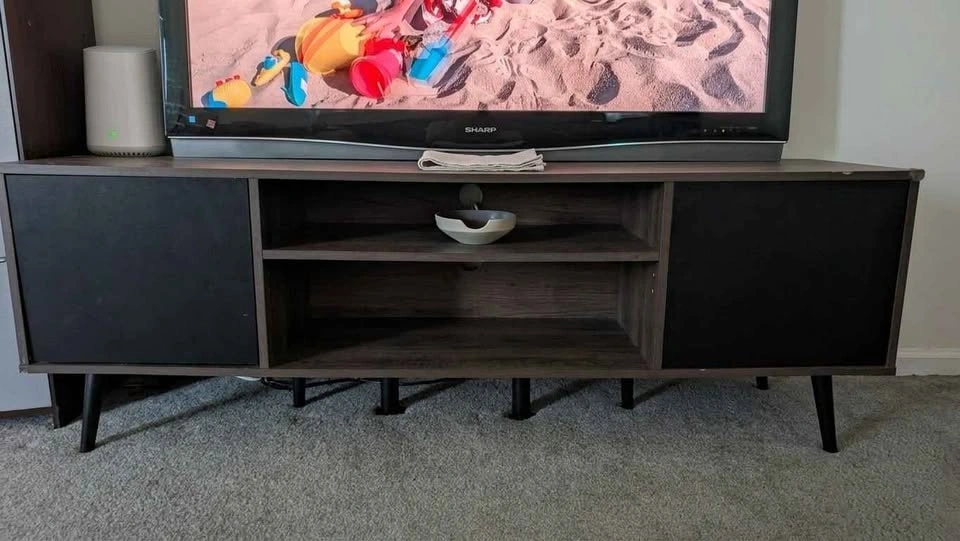 Matching Living Room Set - Lift Top Coffee Table & TV Stand - photo 2