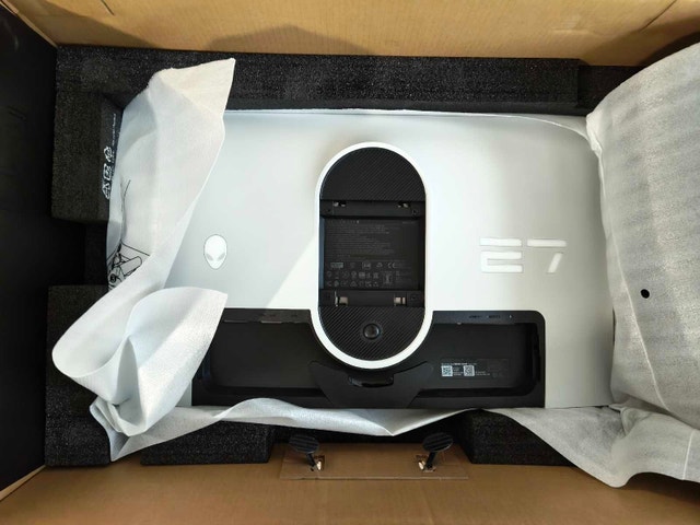 Alienware AW2723DF 280hz Gaming Monitor OBO - photo 3