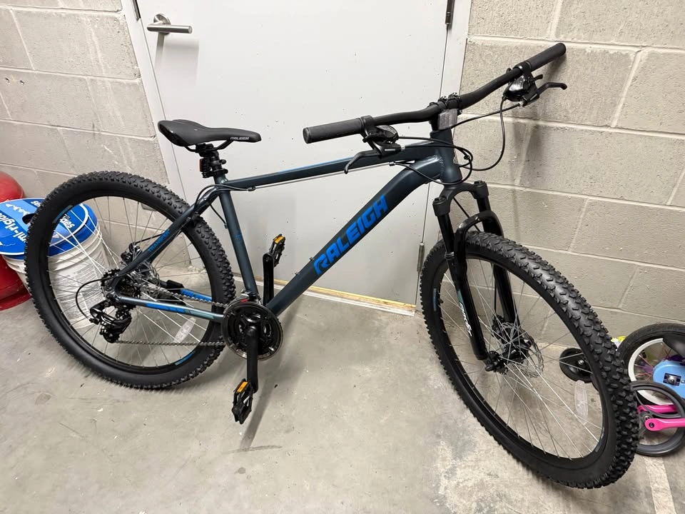 Raleigh Summit Hardtail Mountain Bike