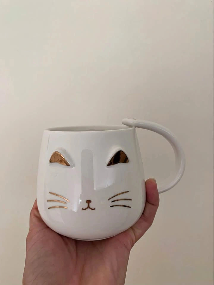 White Gold Cat Mug with lid