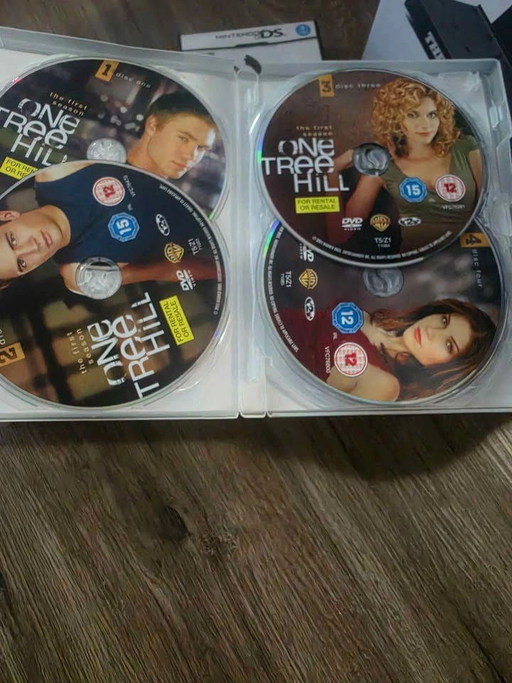 One Tree Hill Complete Series DVD Box Set - photo 2