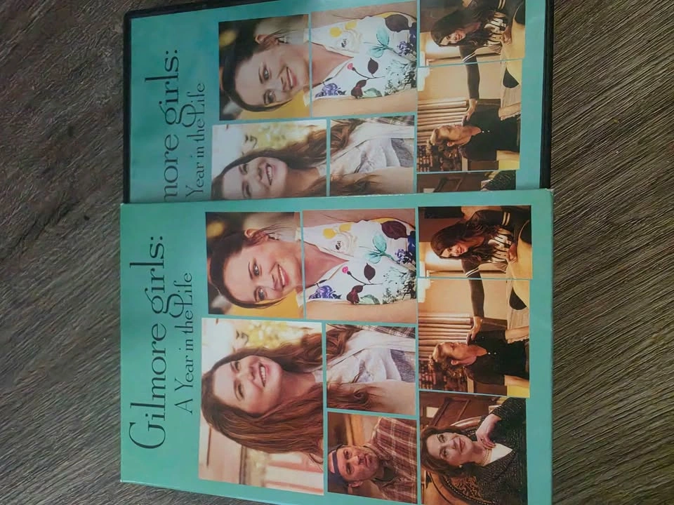 Gilmore Girls: A Year in the Life DVD Set - photo 3