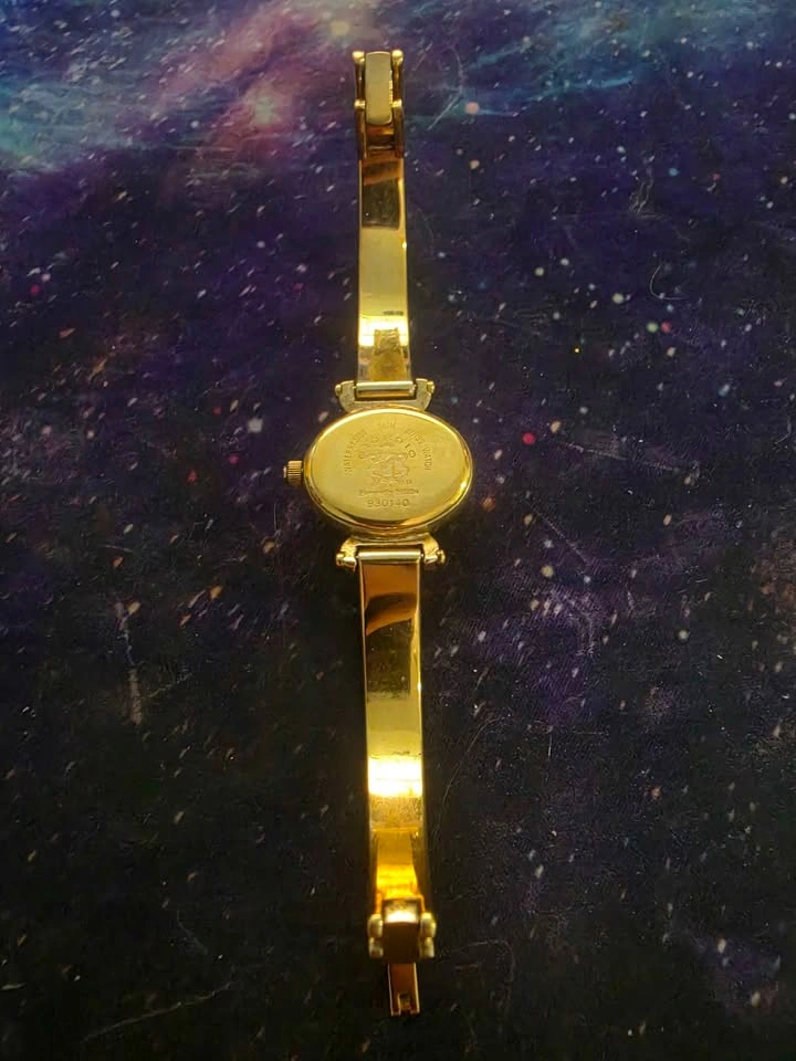 Giorgio Beverly Hills gold tone women's bangle watch - photo 3