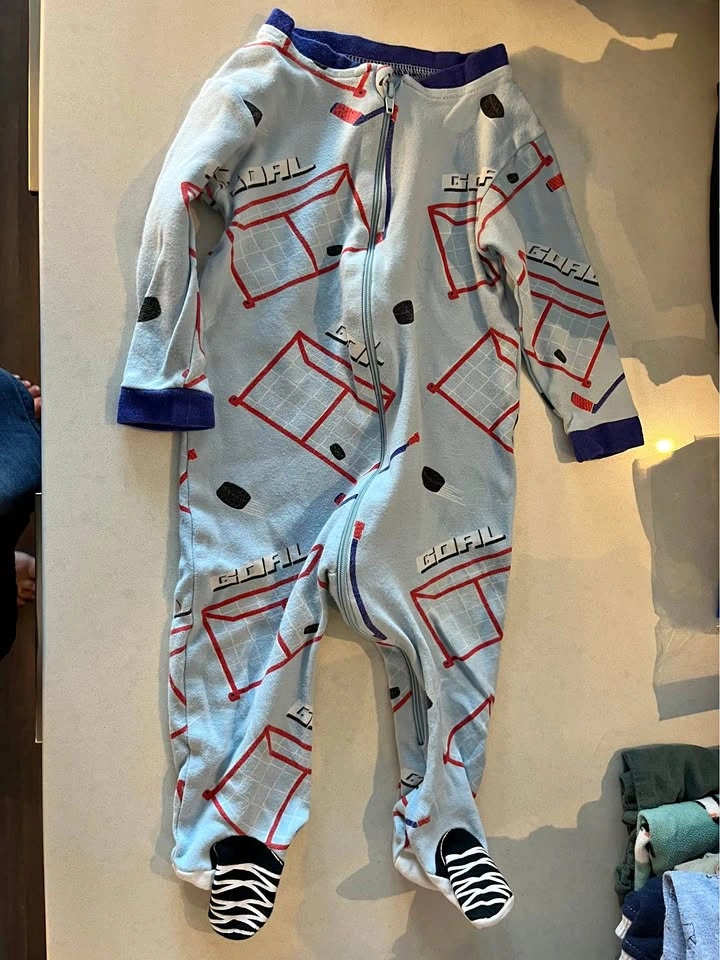 Gertex Baby Hockey Sleeper, Pants, and Bib Set