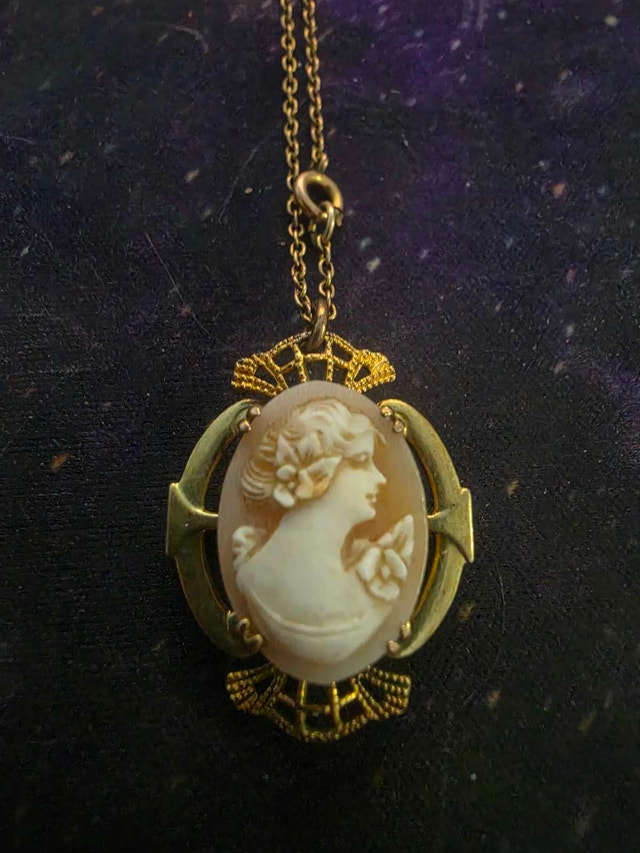 Vintage Cameo Necklace - photo 2