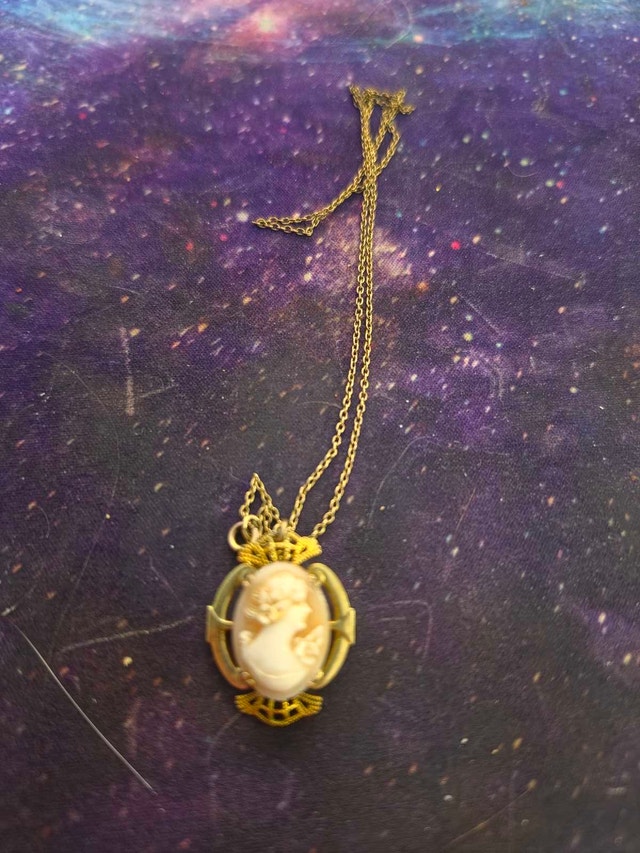 Vintage Cameo Necklace - photo 4