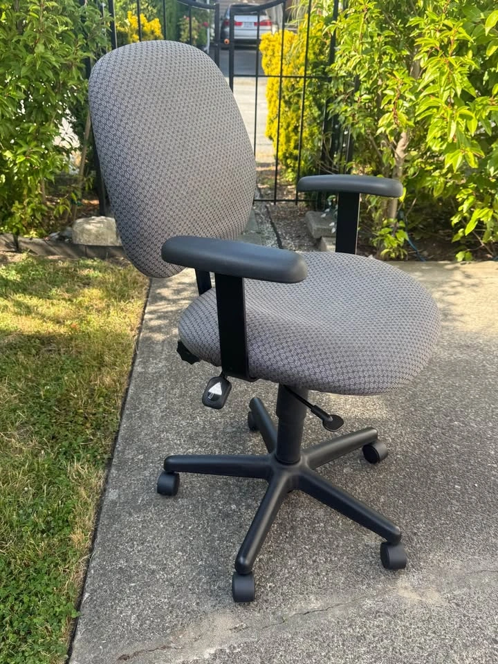 Comfy Office Chair - photo 3
