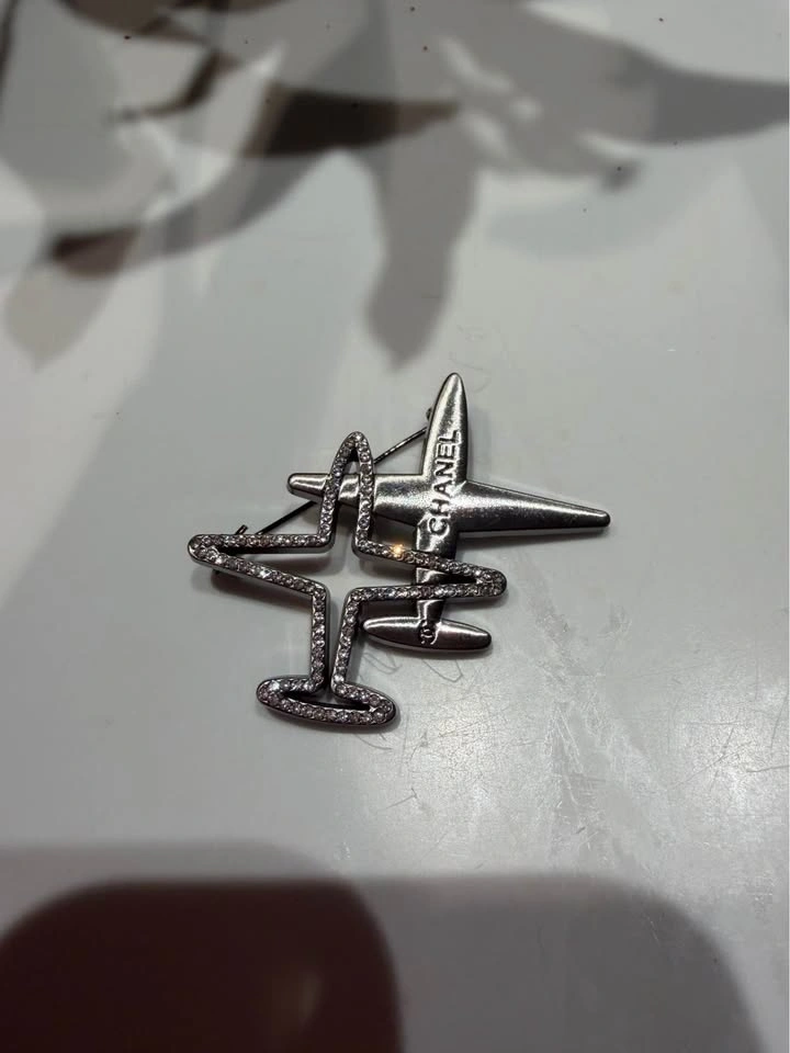 Airplane Brooch - photo 3