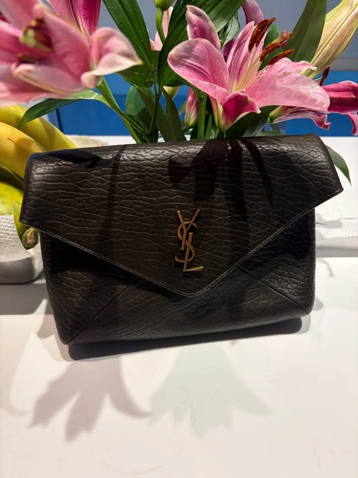 Cassandre textured leather shoulder bag - photo 2