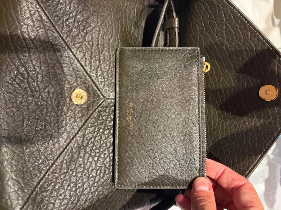 Cassandre textured leather shoulder bag - photo 4