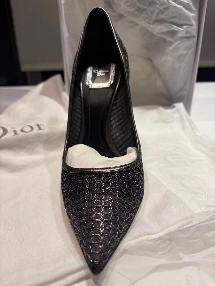 CHRISTIAN DIOR Silver Mesh Pointy Pumps - photo 4