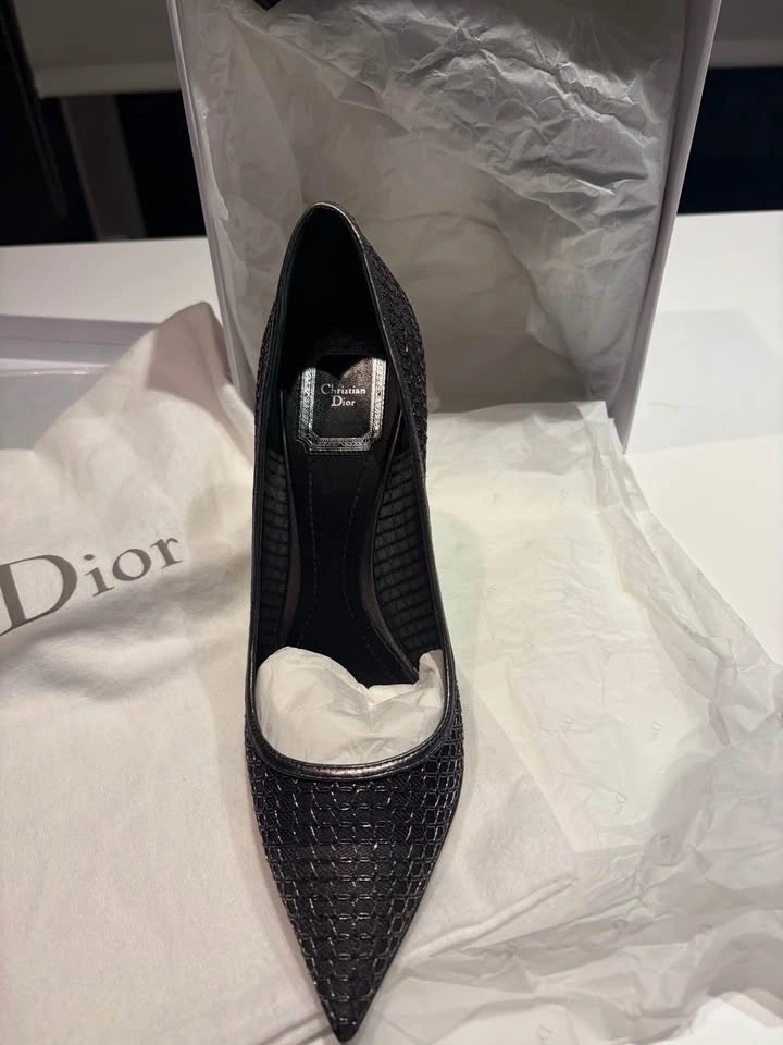 CHRISTIAN DIOR Silver Mesh Pointy Pumps - photo 5
