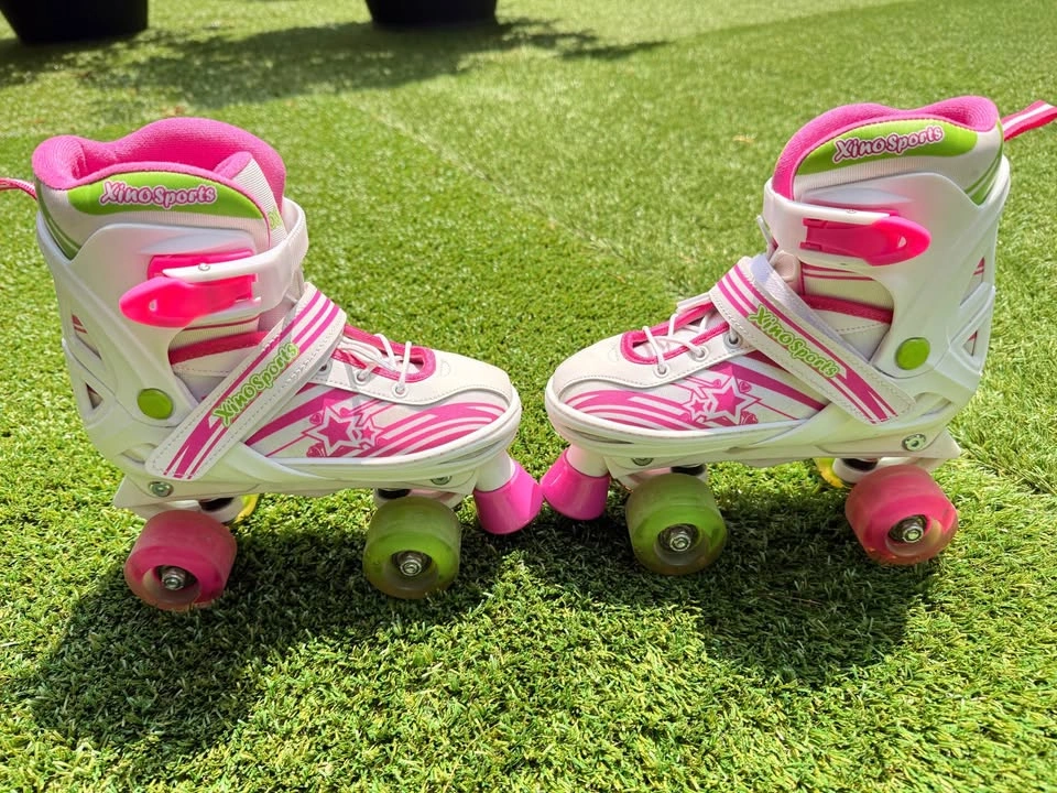 Adjustable Light-Up Kids Roller Skates - Pink and pads size 1-4 - photo 5
