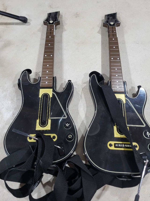 Xbox one guitar hero live guitars NO DONGLES