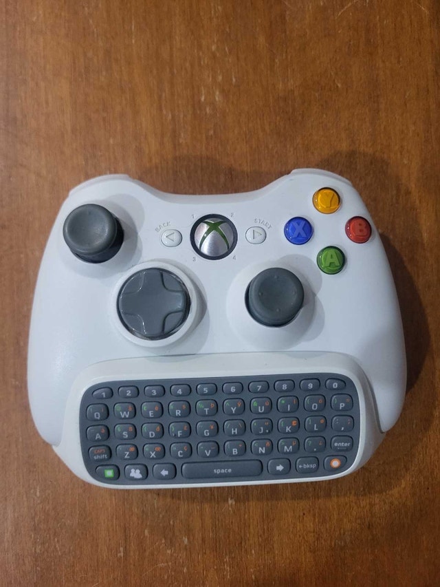 Xbox 360 controller with keyboard
