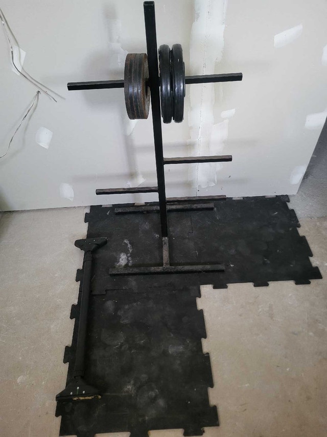 weight lifting gear