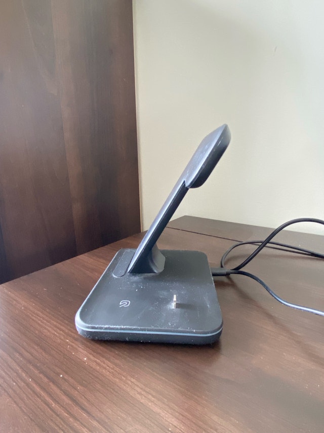 Charging station base (iPhone AirPods Apple Watch) - photo 2