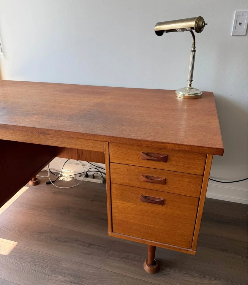 Vintage mid-century modern teak desk - pickup only! - photo 4