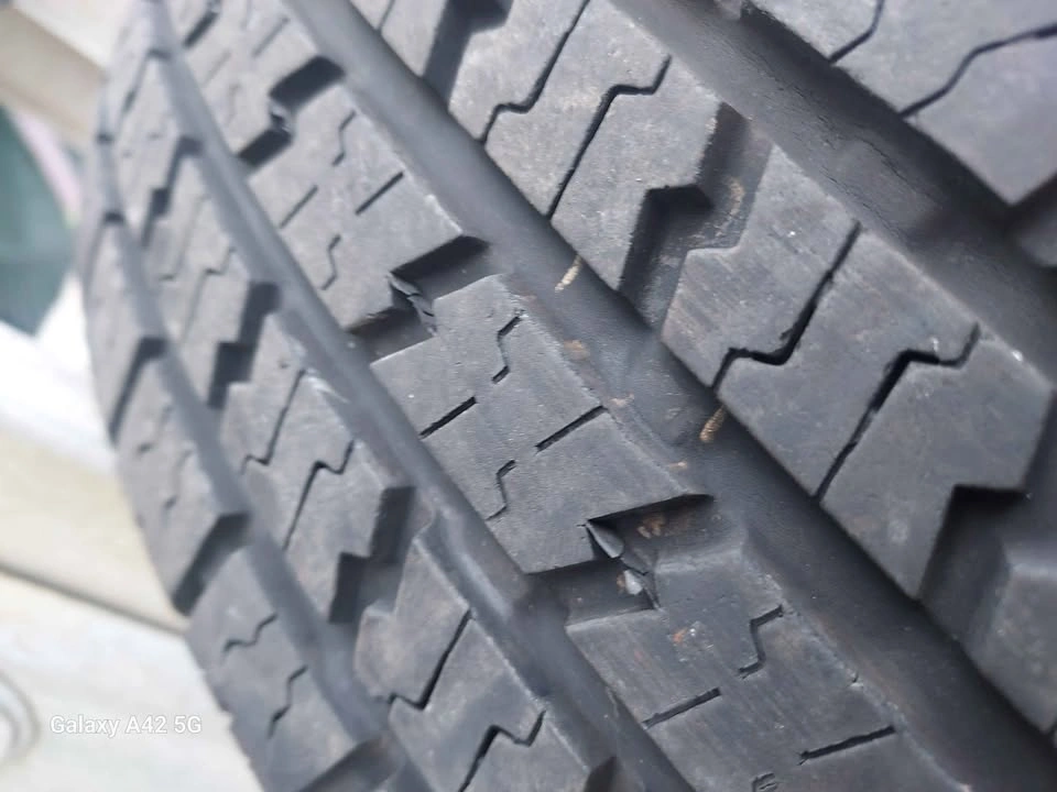 3x 215/75/15 tires - photo 5
