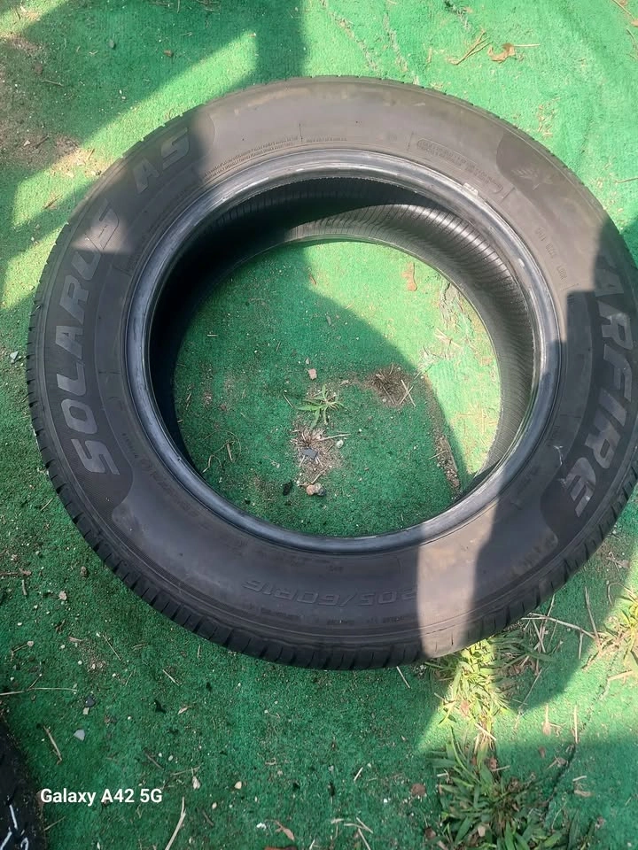 Starfire Solarus AS 205/60R16 Tire