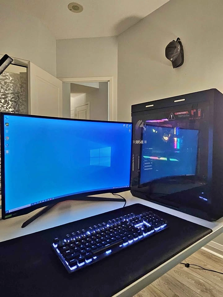 Full Gaming PC Setup: Ryzen 9 5900X, RTX 3070, 27" Monitor
