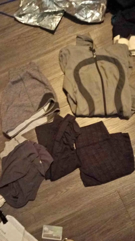 Lululemon size 6
