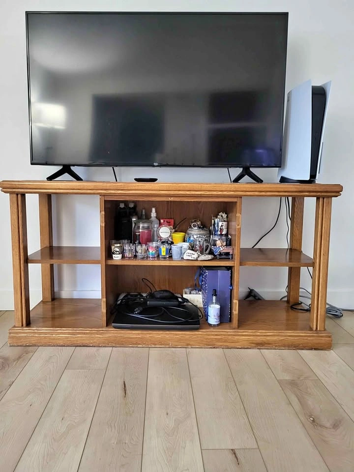 Solid Wood TV Stand / Media Console – Clean & Sturdy