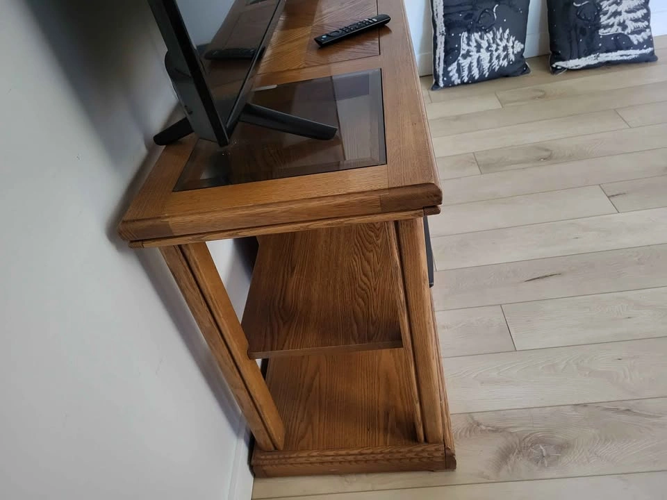 Solid Wood TV Stand / Media Console – Clean & Sturdy - photo 2