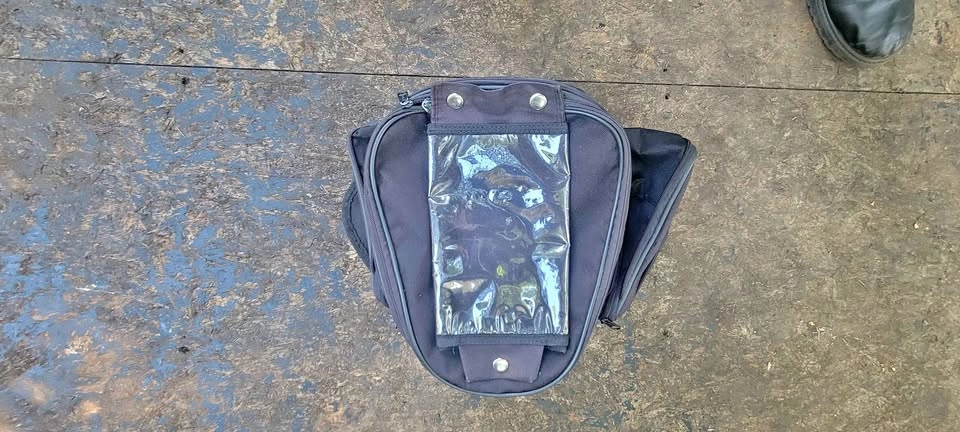 Motorcycle Tank Bag with Clear Map Pocket - Black