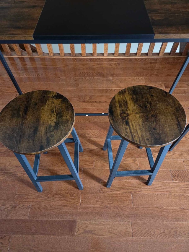 Industrial High Bar Table with Two Stools - photo 3