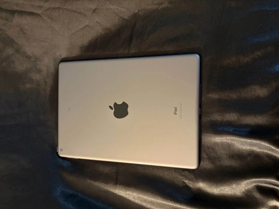 iPad 9th Generation, Apple Pencil, Charger, & Case - photo 3