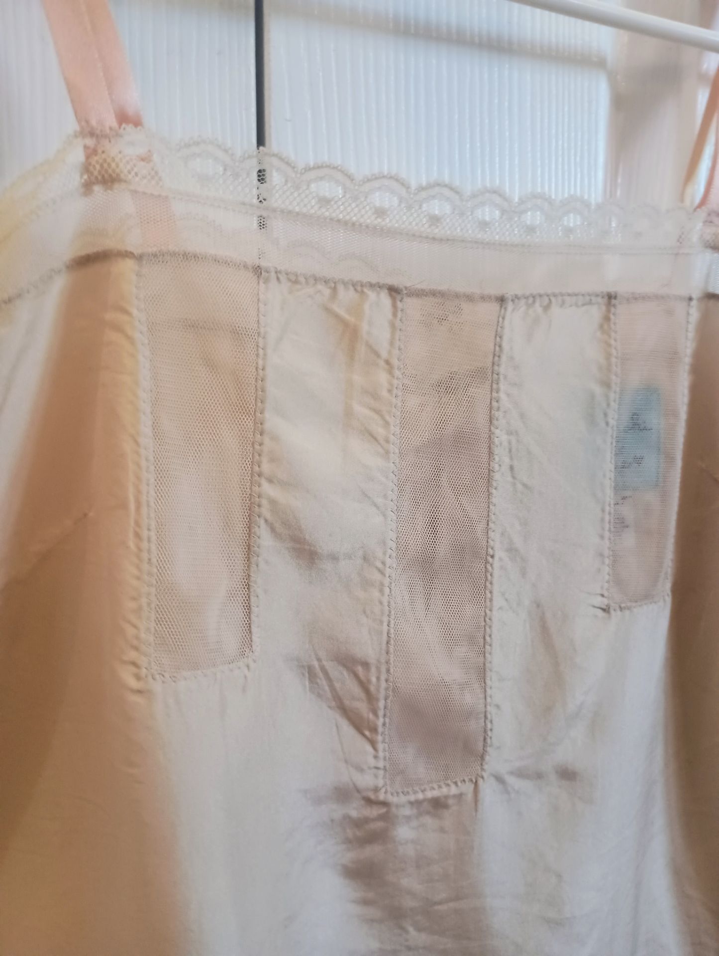 Kimchi & Blue 100% Silk Slip Tank with Mesh Panels & Lace Trim - photo 3