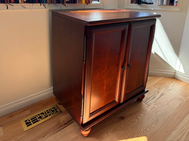 Home office cabinet(s)